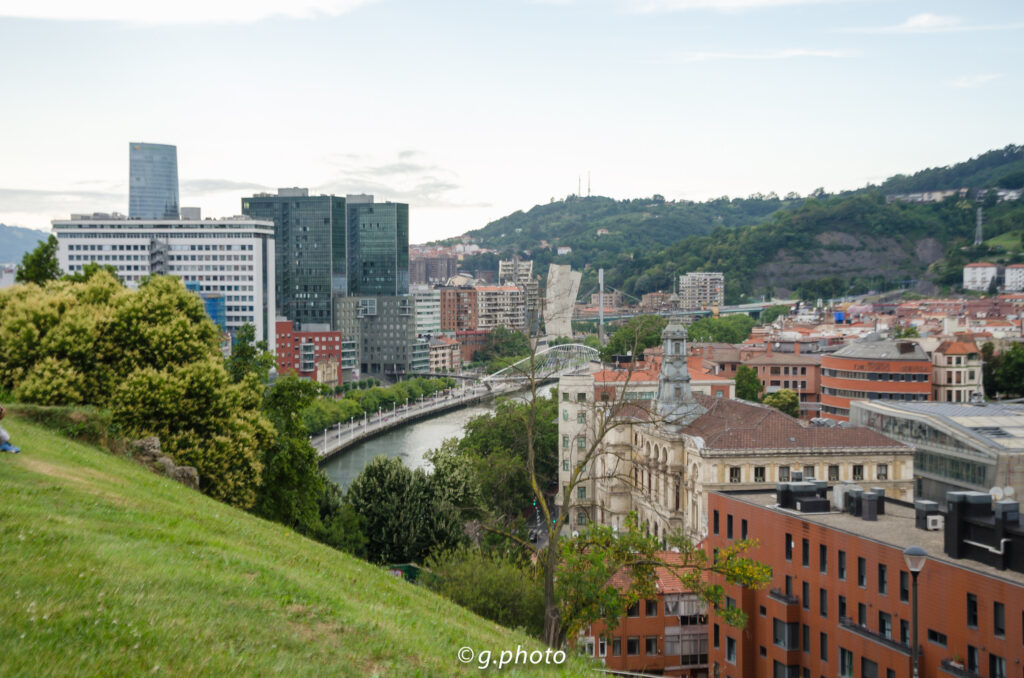 Itinerario nei Paesi Baschi - Vista di Bilbao dal parco Etxebarria
