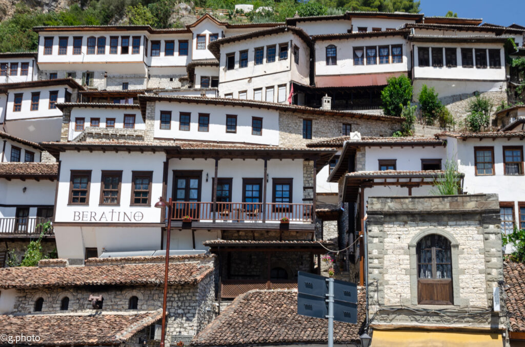 cosa vedere in Albania: Berat, Mangalem