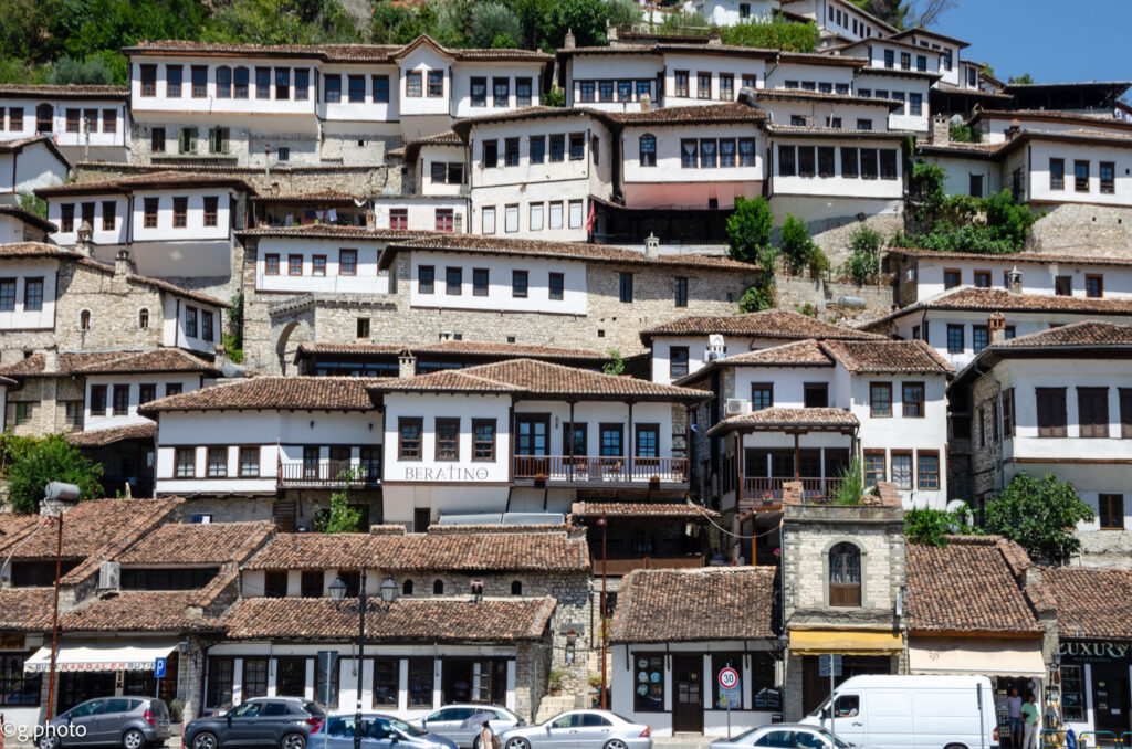 cosa vedere in Albania: Berat, Mangalem