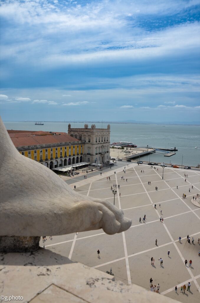 Piazza del Commercio, dalla terrazza dell'arco