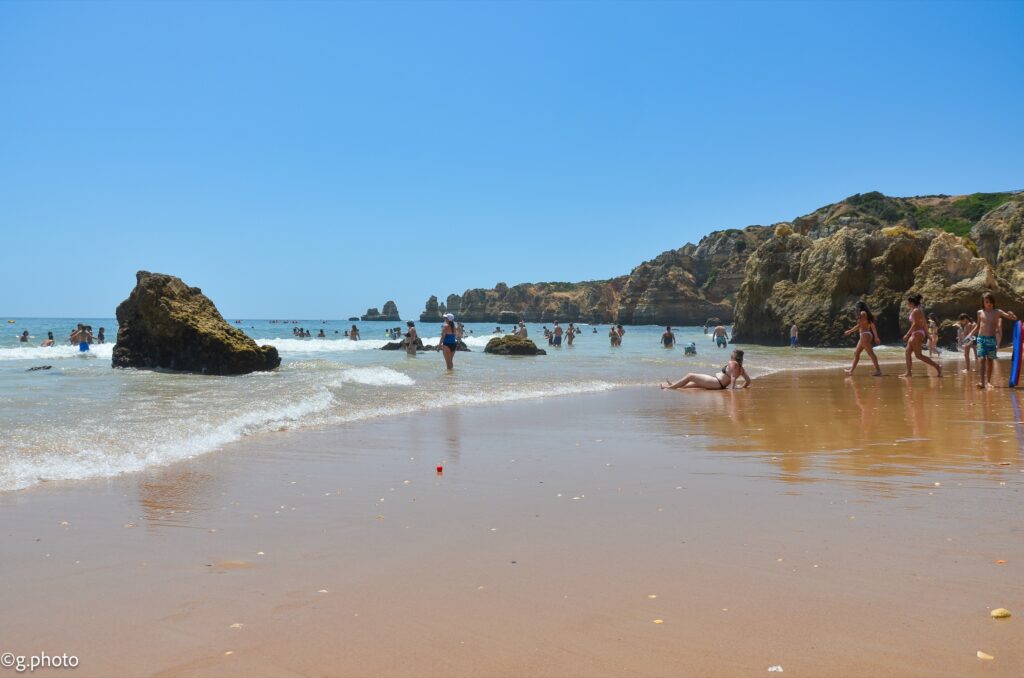 La spiaggia di Praia Dona Ana a Lagos, Algarve