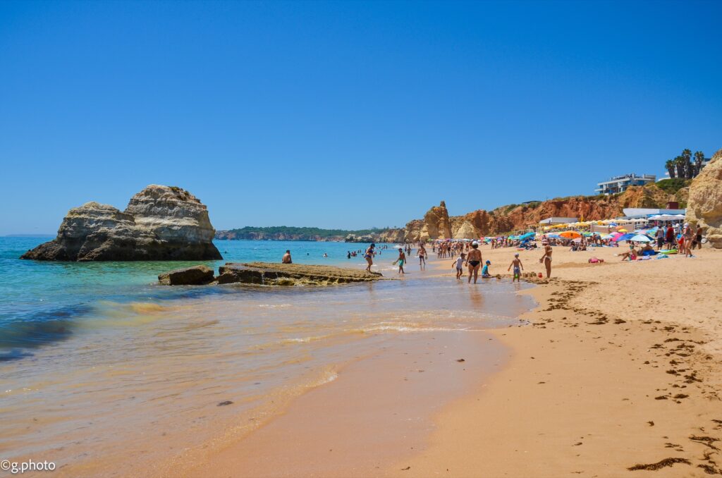 Praia dos Trés Castelos a Portimao, in Algarve