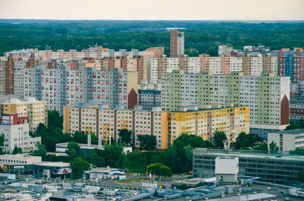 il quartiere ex sovietico di petržalka, visto dall'ufo a bratislava