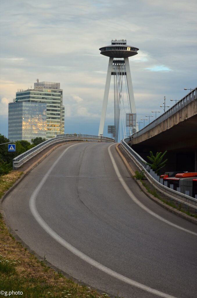 dettaglio dell'ufo a bratislava